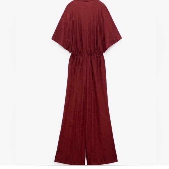 Zara SHORT SLEEVE JUMPSUIT WITH SURPLICE V-NECKLINE. TIED BELT. - Picture 2 of 7